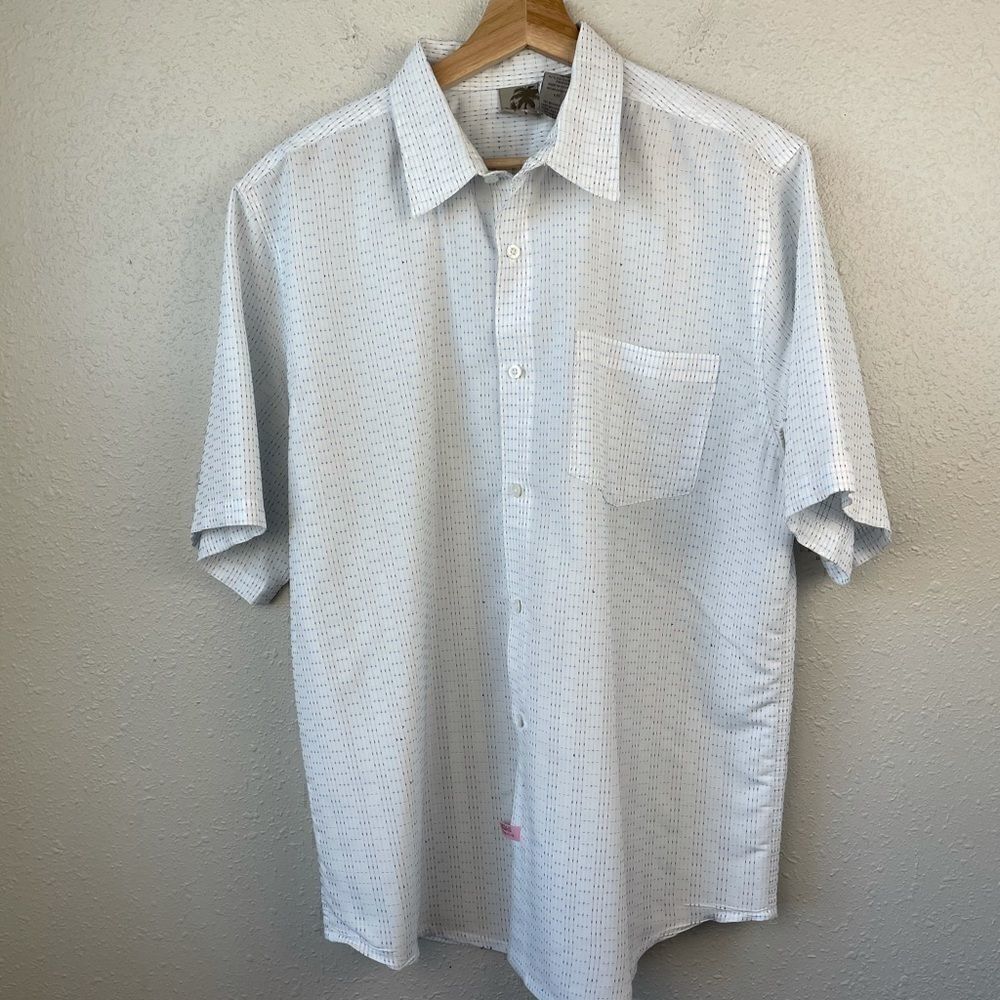OP Short Sleeve Button Down Shirt Size L EUC